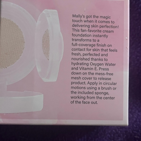 Mally Flawless Finish Transforming Effect Foundation - Picture 3 of 4